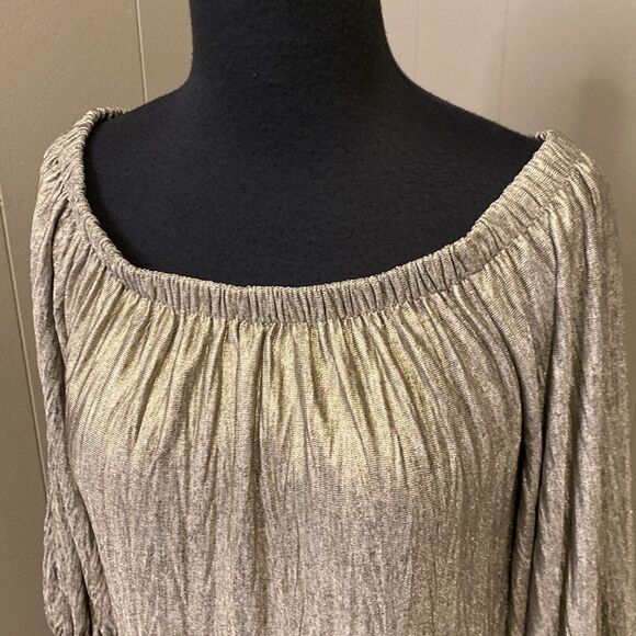 White House Black Market Extra Small Metallic Off-The-Shoulder Top Elastic - Picture 5 of 10